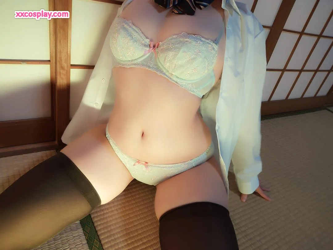 Nikumikyo: Beautiful Breasts in Delicate Lace Lingerie